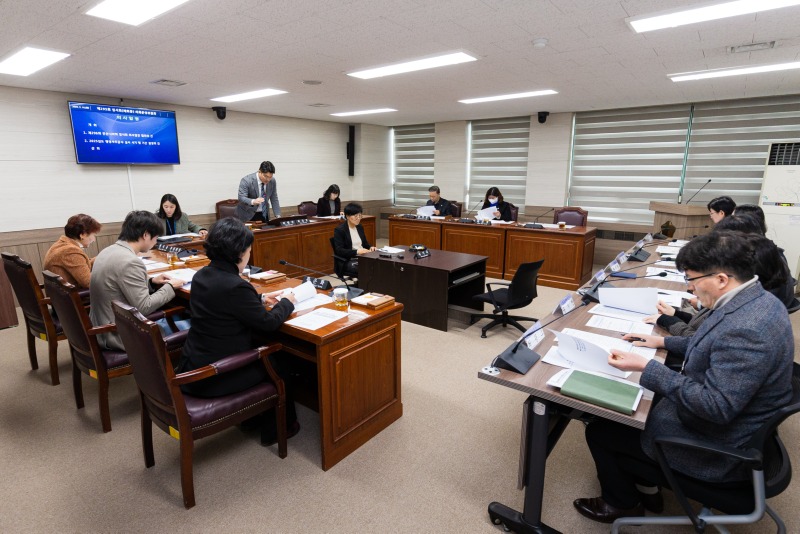 안산시의회 운영위원회 회의.jpg