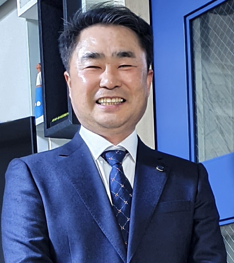 윤성용 대표이사 발행인 11.jpg