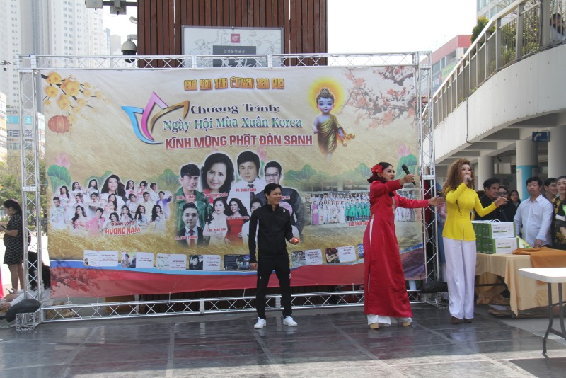 부처님오신날 축제1.JPG