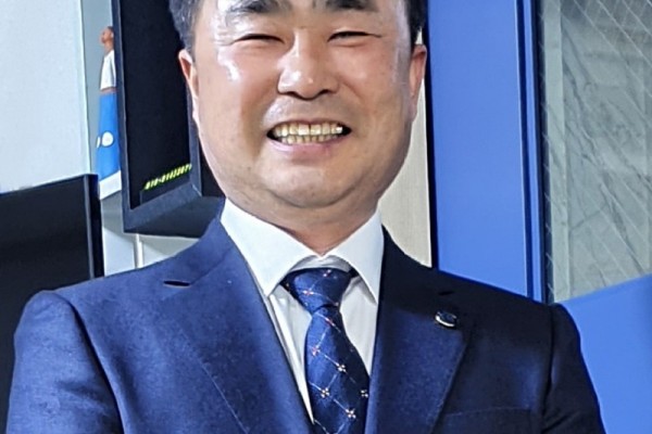 윤성용 대표이사 발행인 11.jpg