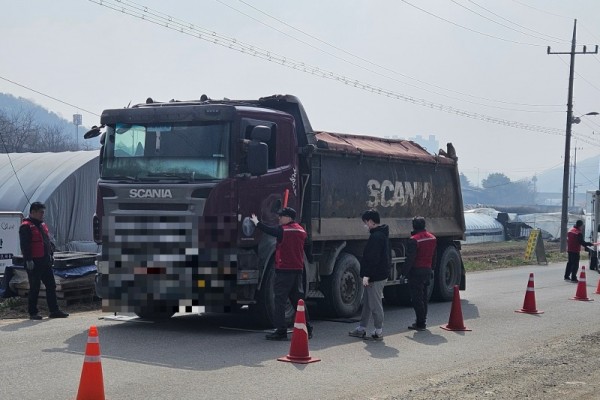안산시 상록구, 과적 차량 집중 단속 진행… 도로 안전 확보 나서.jpg