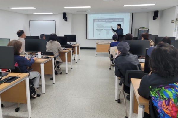 고잔동, 정보교실에서 모바일 주민등록증 교육.jpg