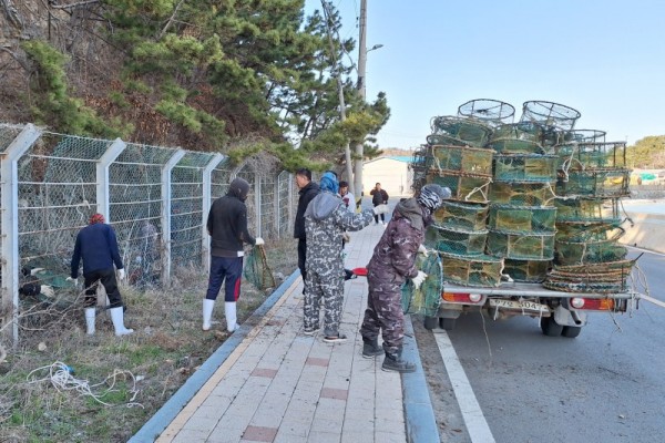연평면, 무단방치 폐통발 폐기물 수거 처리).jpg