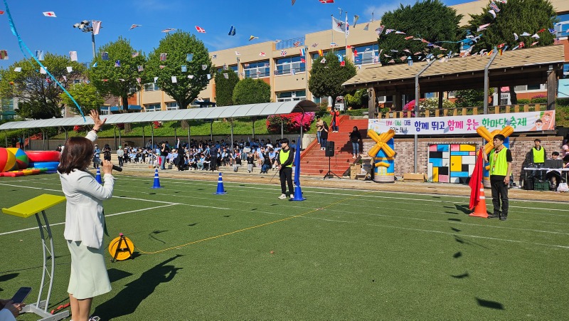김수진 교육장 대부3교 운동회 참석_03.jpg