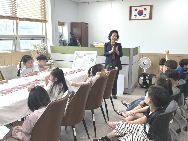 일동, 하늘어린이집 바자회 수익금 151만원 기탁받아 (1).jpg