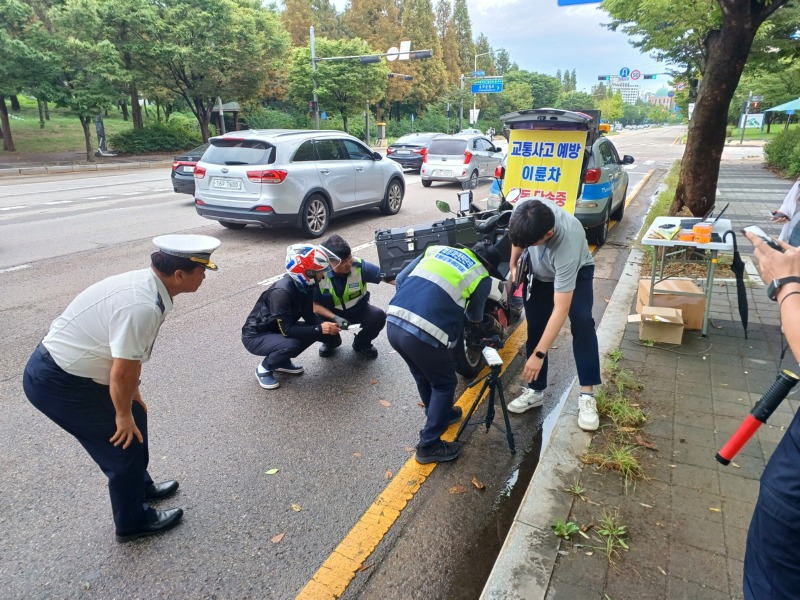 이륜차 소음 멈춰”안산시 상록구, 경찰과 합동 특별 단속 벌여.jpg