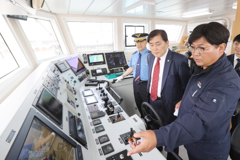 옹진군, 신규 어업지도선‘옹진갈매기2호’취항식 개최)-1.jpg