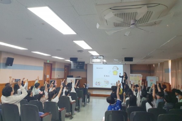 안산교육지원청, 작가와의 특별한 만남을 통해 미래의 꿈을 키우다_1.jpeg