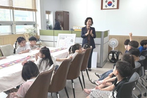 일동, 하늘어린이집 바자회 수익금 151만원 기탁받아 (1).jpg