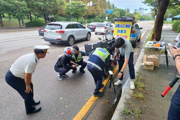 이륜차 소음 멈춰”안산시 상록구, 경찰과 합동 특별 단속 벌여.jpg