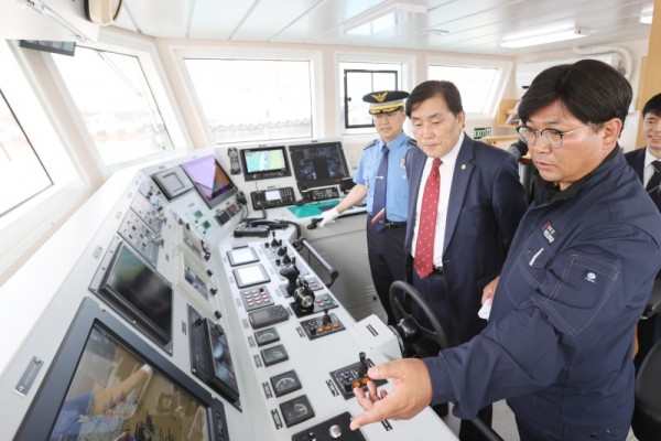 옹진군, 신규 어업지도선‘옹진갈매기2호’취항식 개최)-1.jpg