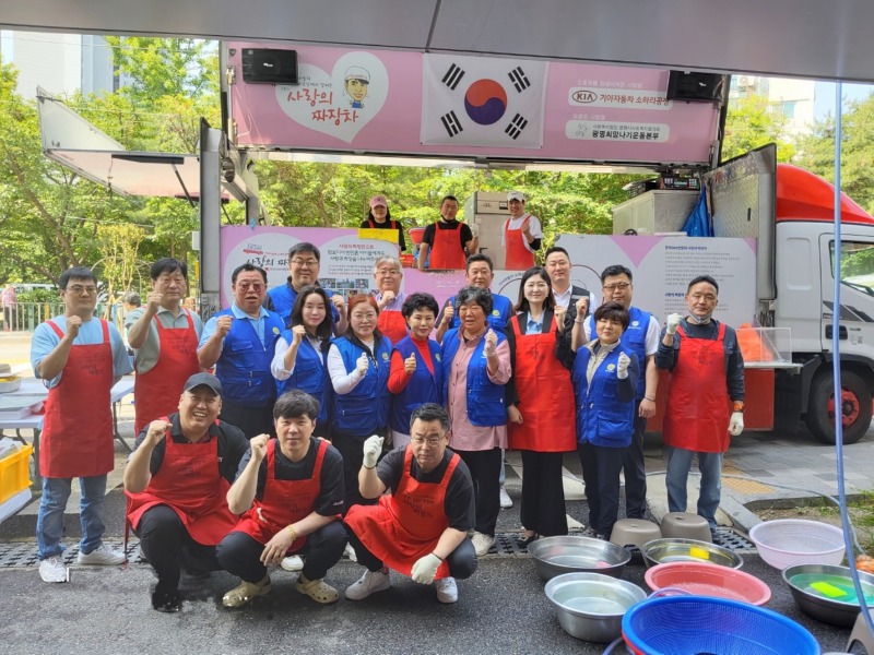 성포동, 어르신들을 위한 사랑의 짜장면 나눔 행사.jpg