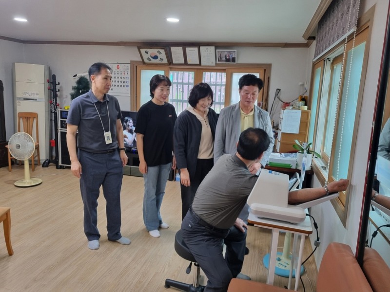 이동, 관내 경로당 내 자동전자혈압계 지원.jpg