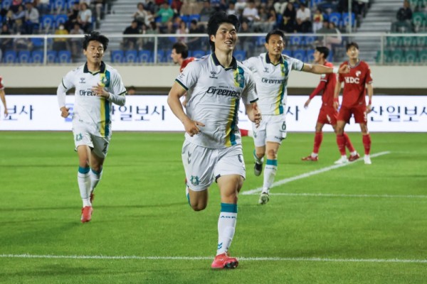 안산그리너스 ‘인내’와 ‘절실함’이 돋보인 안산, 부산에 2-0 승리.jpg