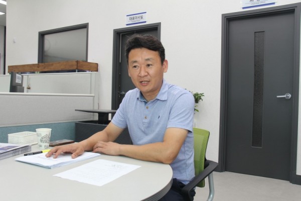 박정탁 인터뷰 사진.JPG