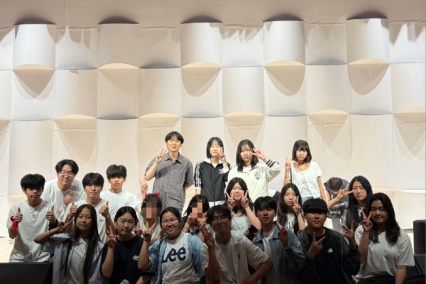 청소년예술제 단체사진.jpg