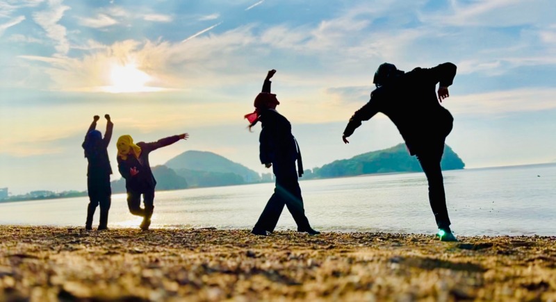 공연의 한 장면, 바로 앞이 바다다.jpg