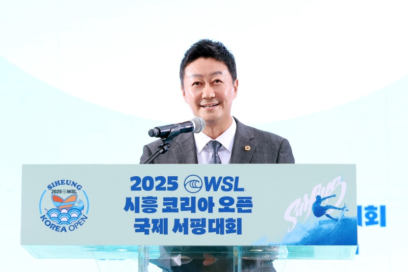 김진경 의장, 2025 WSL 시흥 코리아 오픈 국제서핑대회 참석해 참가선수들 격려.jpg