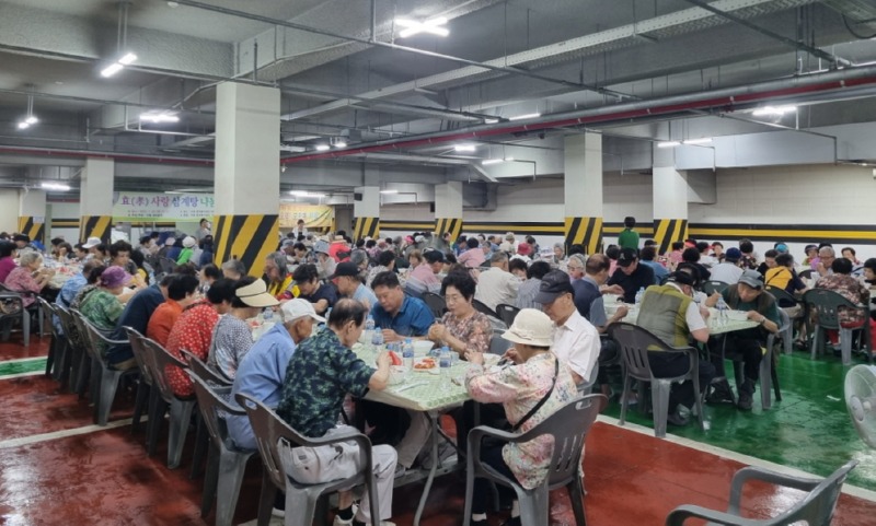 이동, 효(孝) 사랑의 삼계탕 나눔 봉사.jpg