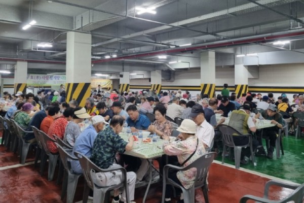 이동, 효(孝) 사랑의 삼계탕 나눔 봉사.jpg