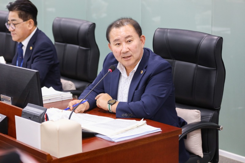 김철진 의원, “경기도 핵심 수출 지원사업 위축” 강력 질타.jpg