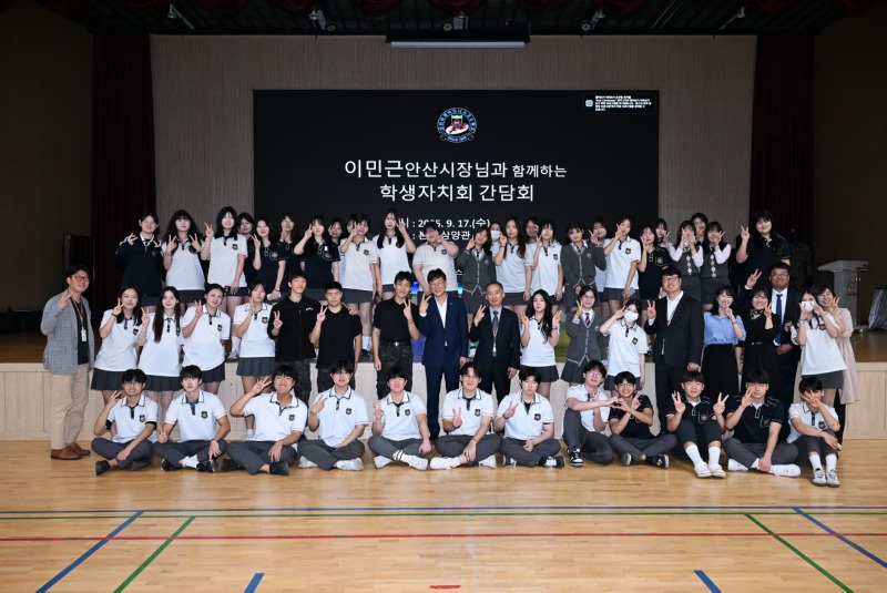 이민근 시장, 안산국제비즈니스고 방문해 교육환경 개선 모색(3).jpg