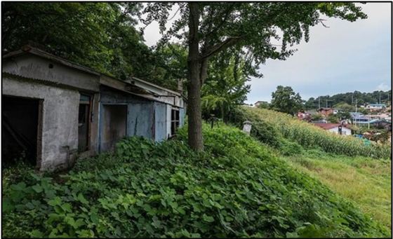 옹진군 자월면 대이작도 ‘섬마을 선생’ 영화 촬영지 계남분교 건물 사진제공 옹진군청.png