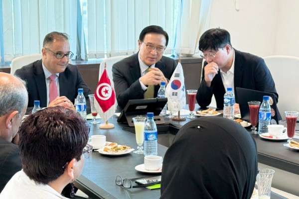 임태희 교육감 길을 내는 교육 튀니지.JPG