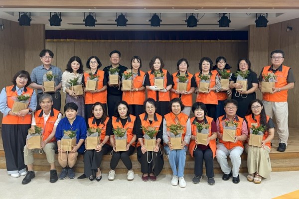 해양동 지사협, 반려식물 전달로 안부 보살핌 사업 진행.jpg