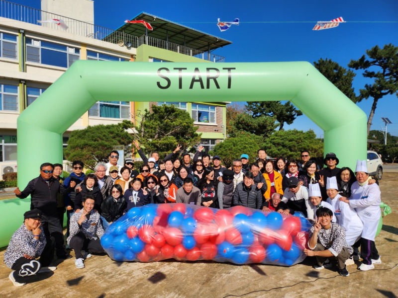 초딩운동회 단체.jpg