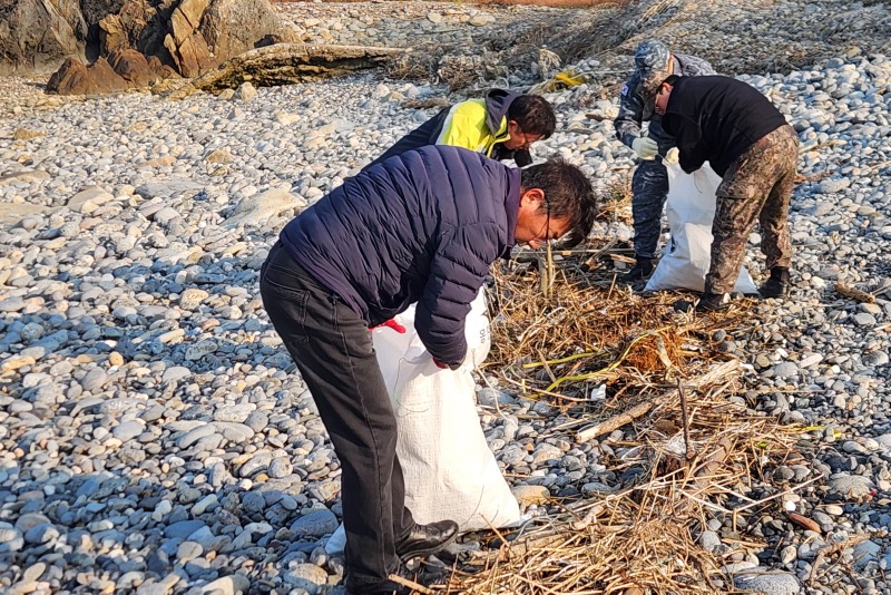 덕적면, 능동자갈마당 11월 1차 환경정화활동 실시)-2.jpg