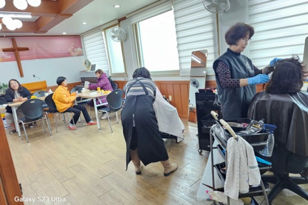 정찬빈 무료봉사.jpg