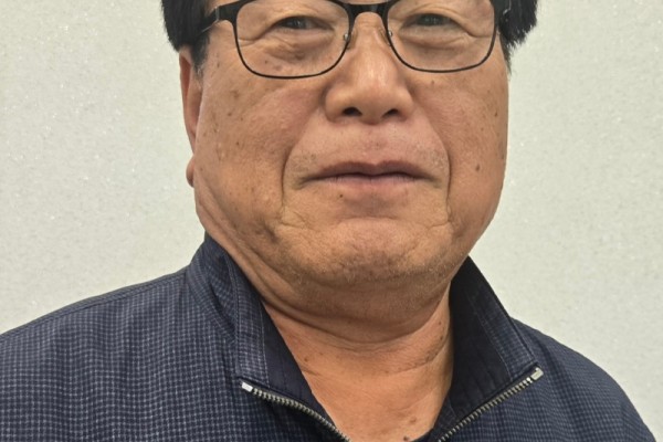 김선철 전 대남초 교장.jpg