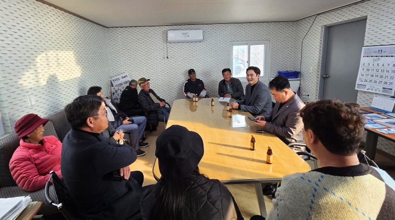 1말봉어촌계 선현우 의원 수정 사진.jpg