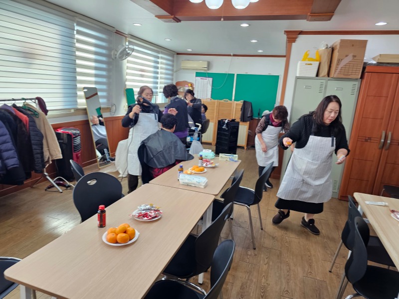 정찬빈 무료이발.jpg