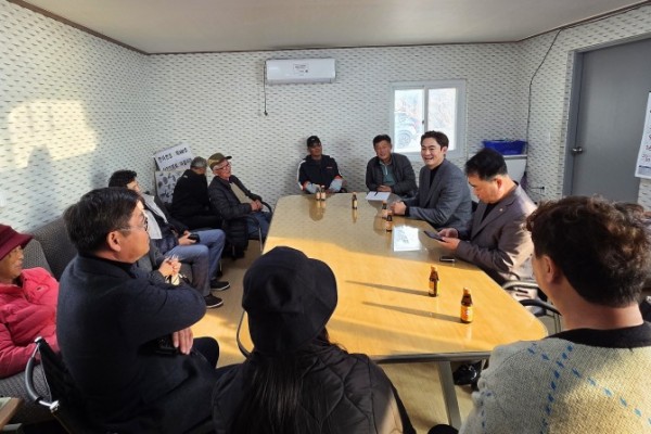 1말봉어촌계 선현우 의원 수정 사진.jpg