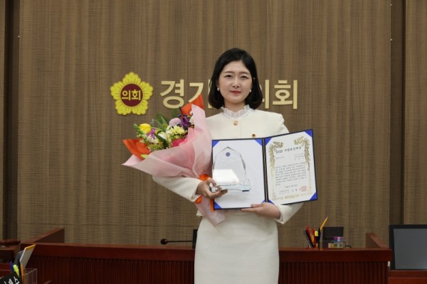 장윤정 의원, ‘2025 지방의정대상’ 수상(1).jpg